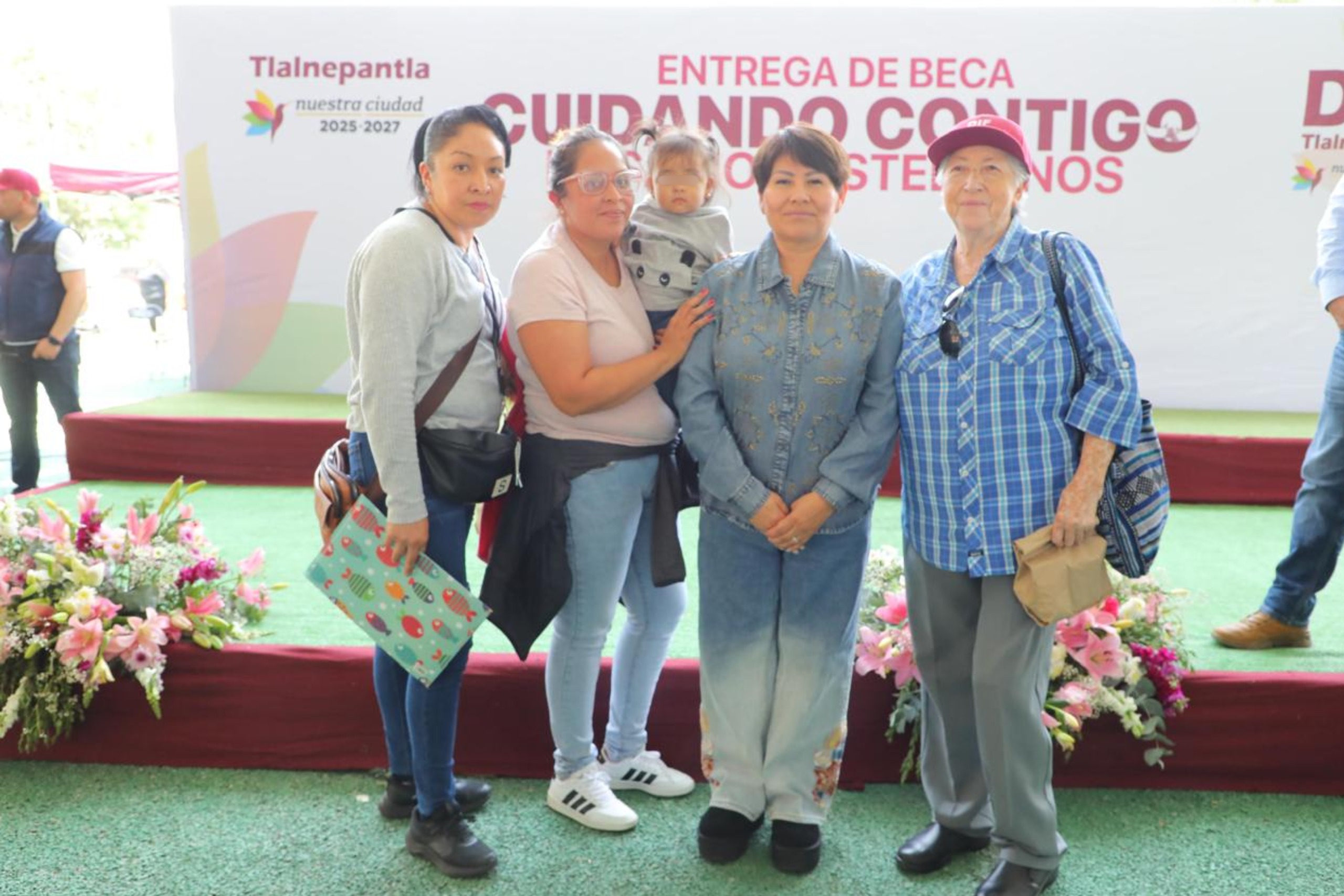 Entrega 200 Becas Personas Cuidadoras Tlalnepantla 7