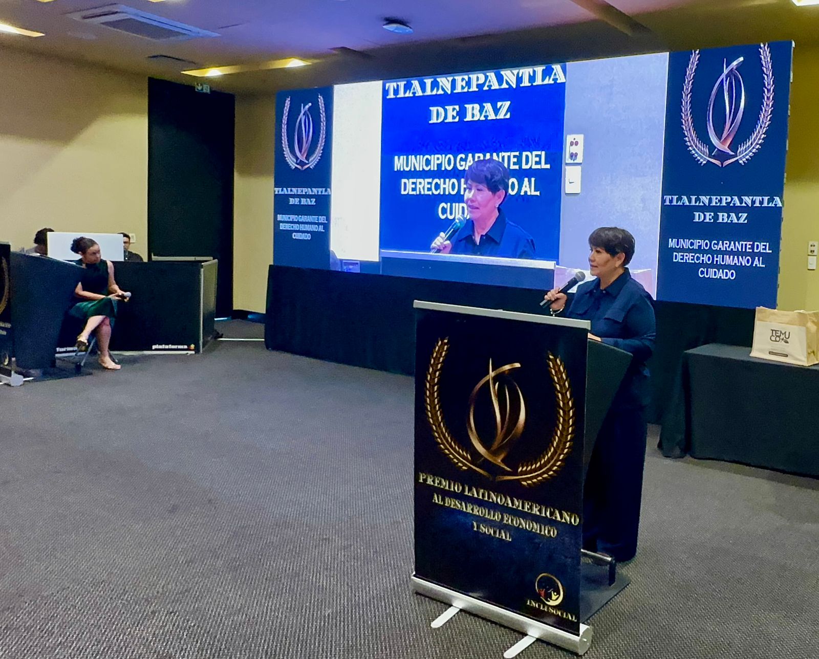 Tlalnepantla Recibe Premio Latinoamericano Dif 2