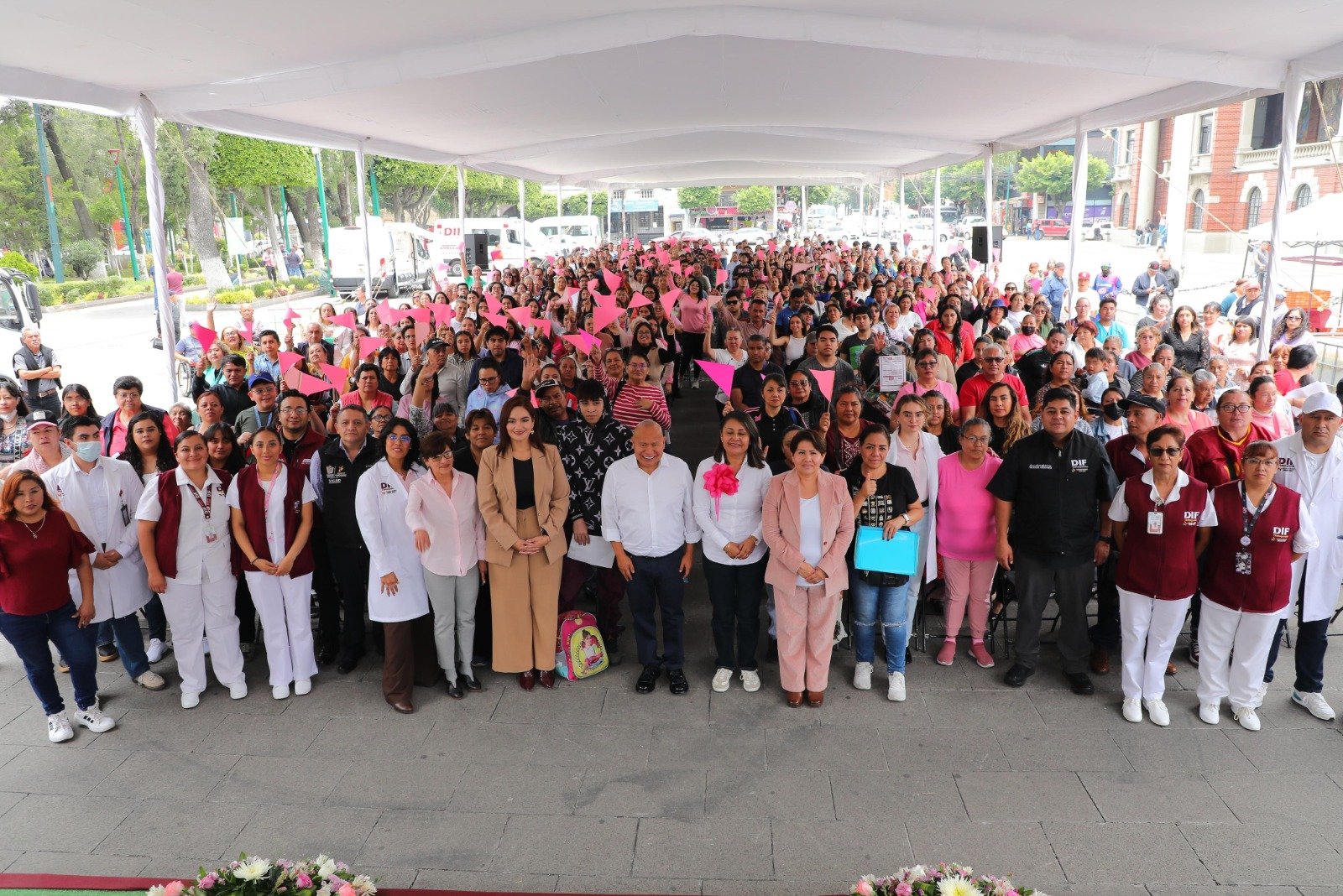 Gobierno de Tlalnepantla Fortalece el Programa 'Salud a tu Alcance' con la Entrega de Nuevas Unidades Médicas Móviles