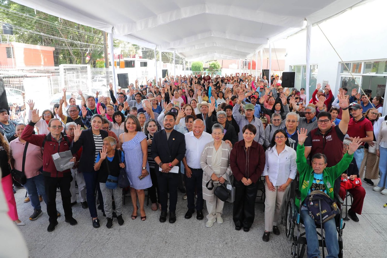 DIF Tlalnepantla y Beneficiencia Pública Entregan Aparatos Funcionales y Auxiliares Auditivos