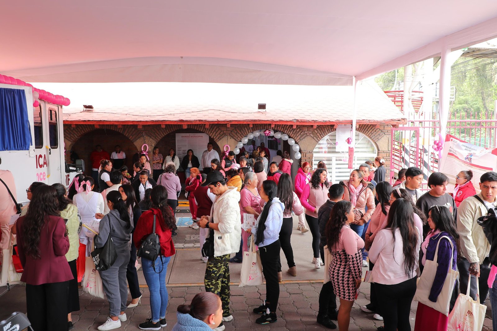 SMDIF de Tlalnepantla Realiza Macro Jornada de Salud Integral